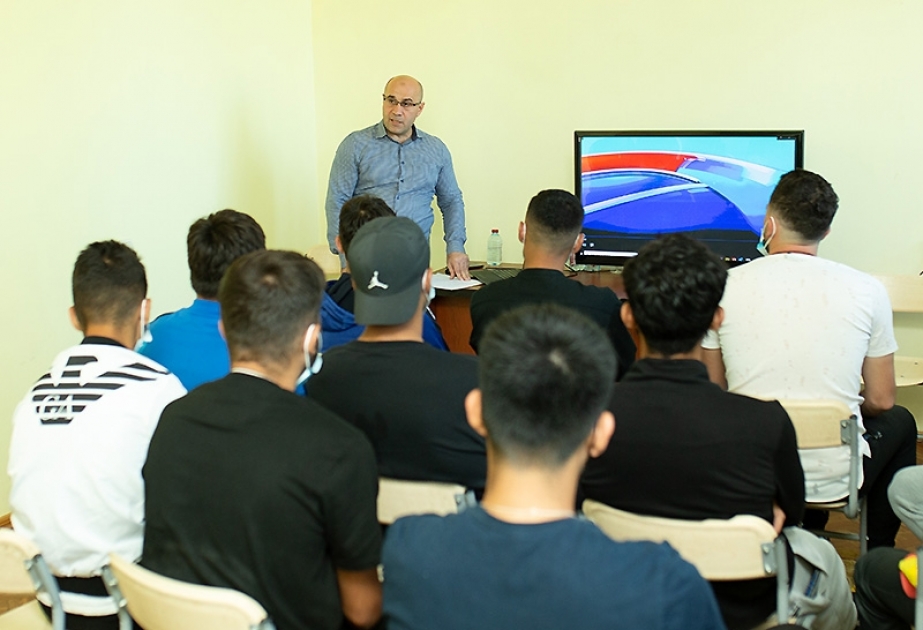 “Kəpəz”in əsas komandasının futbolçuları üçün danışılmış oyunlarla bağlı seminar keçirilib