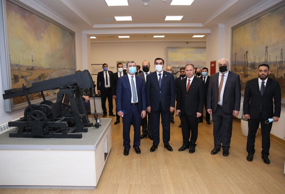 Iraqi oil minister visits Baku Higher Oil School