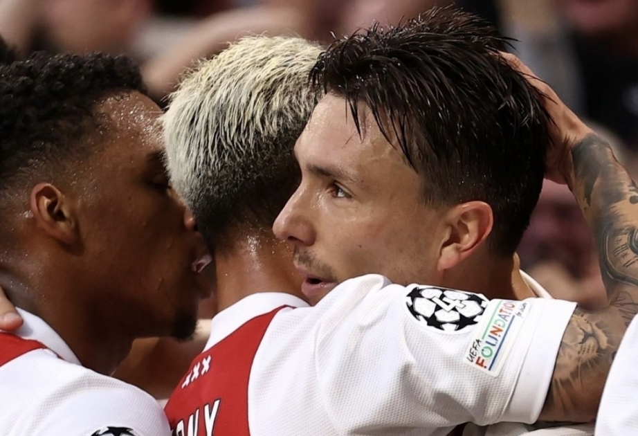 Ajax beat Besiktas 2-0 with first-half goals in Champions League