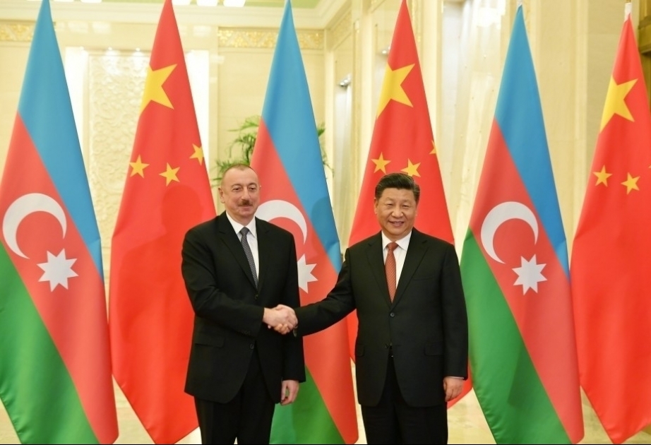 El presidente de Azerbaiyán felicita al presidente de la República Popular China
