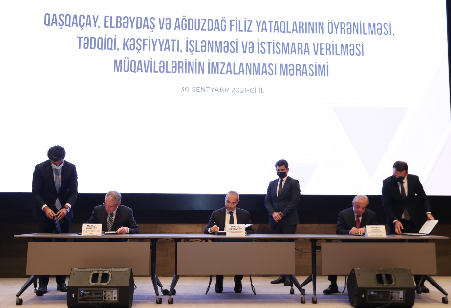 İqtisadiyyat Nazirliyində Türkiyə şirkətləri ilə müqavilələr imzalanıb