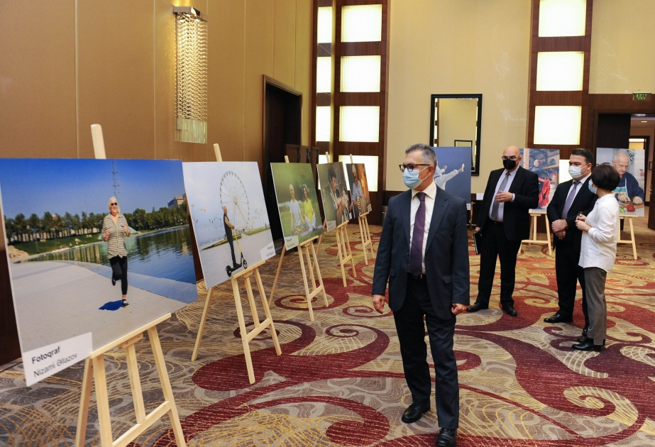 В Баку проходит фотовыставка, посвященная активному и здоровому старению