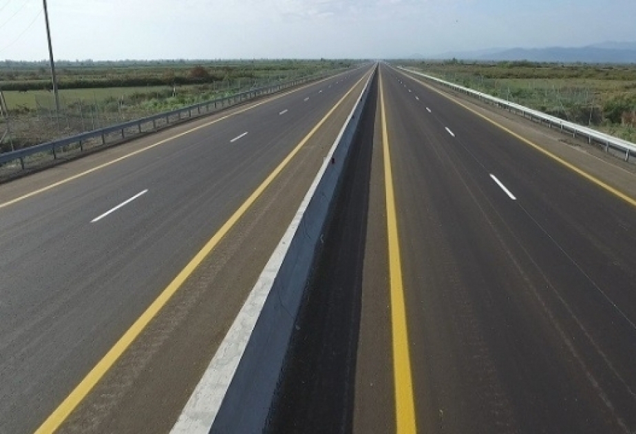 El presidente de Azerbaiyán destina 4,9 millones de AZN a la reconstrucción de la autopista Zigh-Hovsan