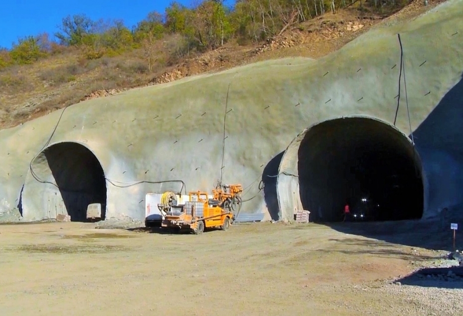 Finalizan los trabajos de excavación en una parte del túnel de la carretera Ahmadbayli-Fuzuli-Shusha