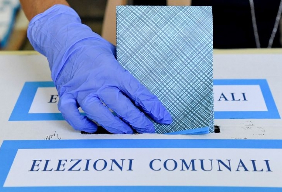 Los italianos siguen votando para renovar ayuntamientos de 1.192 ciudades