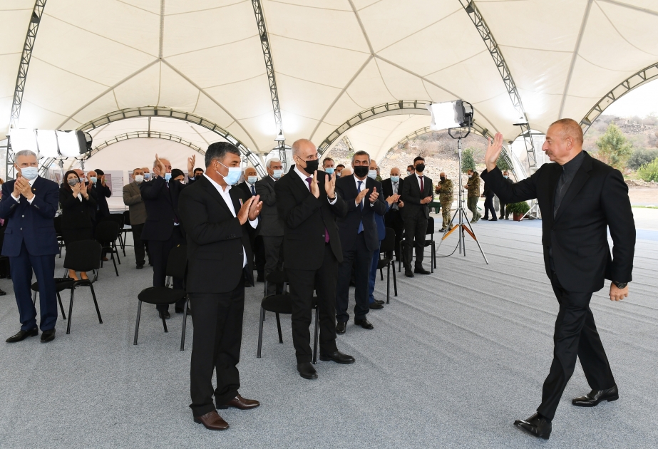 Президент: Кулак, являющийся символом нашей Победы, - это символ не только силы, но и единства