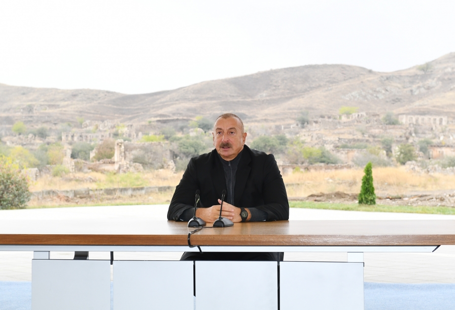 الرئيس إلهام علييف: دور تركيا وروسيا عظيم في احلال الاستقرار في المنطقة  على كل حال لن تتحقق أية مبادرة في هذه المنطقة بدون رضا أذربيجان اليوم ويجب على كل أن يعلم ذلك