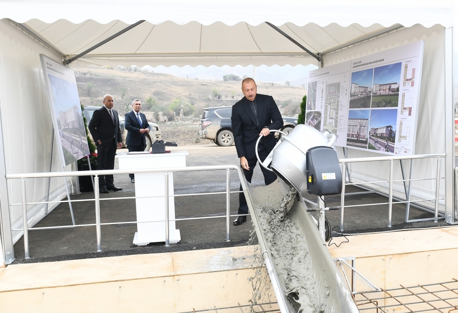 Präsident Ilham Aliyev legt Grundstein für Vollschule namens Mehdi Mehdizade VIDEO