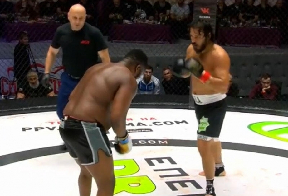 Aserbaidschans K-1-Kämpfer Zabit Samadov feiert seinen nächsten Sieg VIDEO