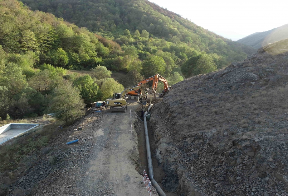 Continúan los trabajos para garantizar el suministro sostenible de agua potable en Shusha