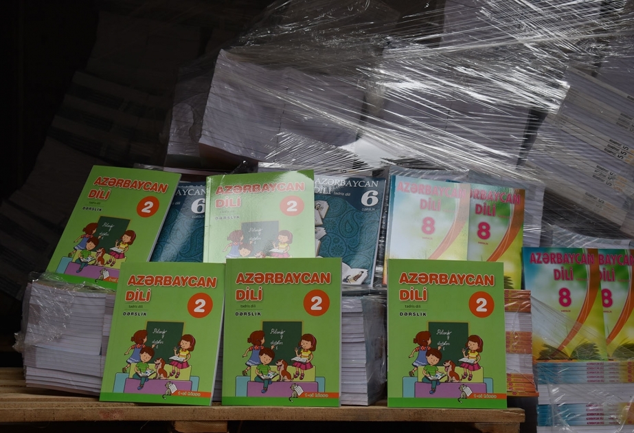 Azerbaiyán envía más de 17 mil libros de texto y material didáctico a Georgia