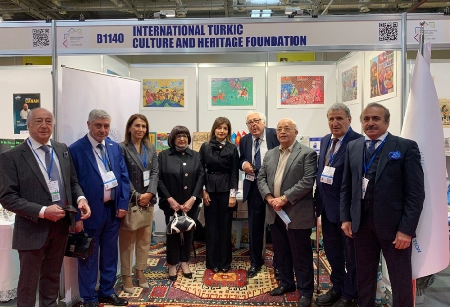 Las publicaciones de la Fundación Internacional de Cultura y Patrimonio Turcos se exhiben en la 7ª Exposición Internacional del Libro en Bakú