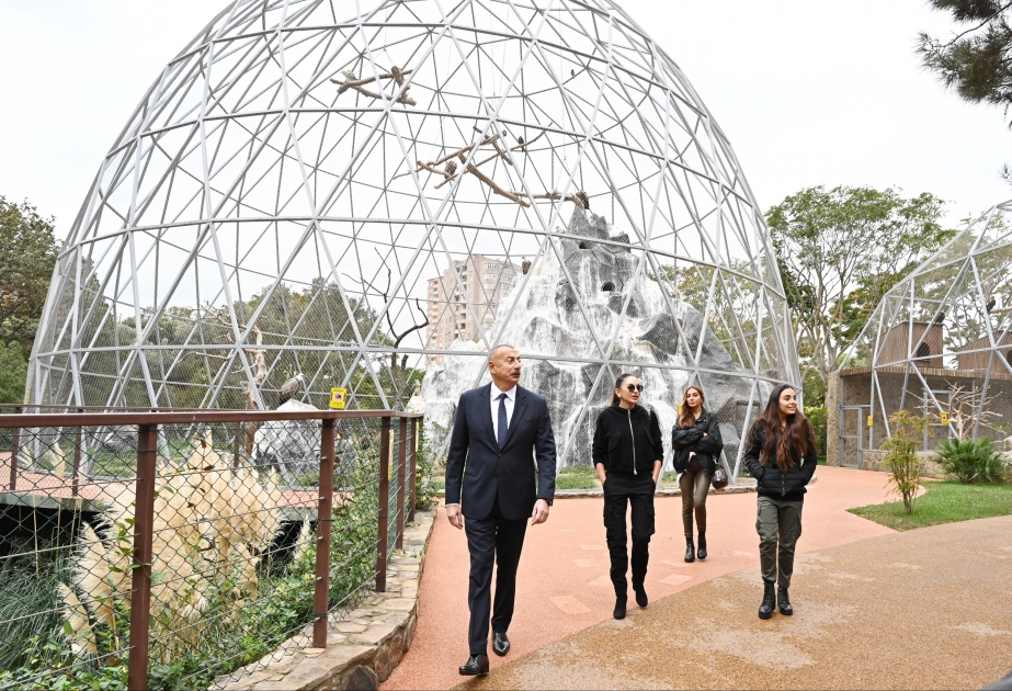 الرئيس إلهام علييف والسيدة الأولى مهربان علييفا يحضران حفل افتتاح حديقة باكو للحيوانات بعد إعادة البناء