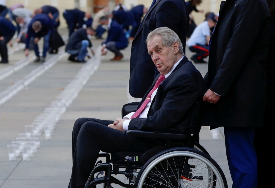 Президент Чехии проголосовал в своей резиденции, не вставая с инвалидной коляски