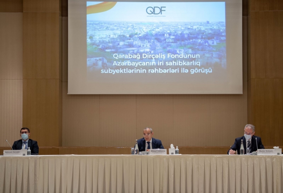 La dirección del Fondo de Renacimiento de Karabaj se reúne con empresarios