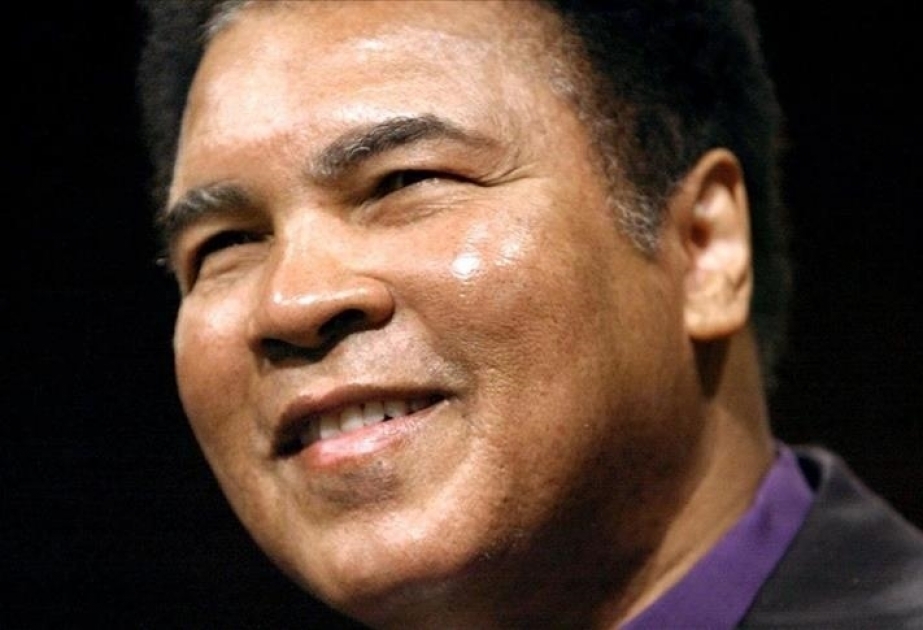 Pinturas del legendario boxeador Muhammad Ali se vendieron por casi un millón de dólares