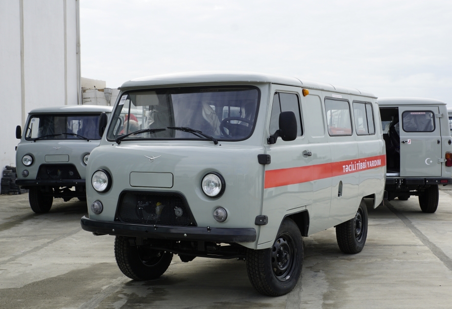 ANAMA получило восемь автомобилей скорой помощи для операций по разминированию в Карабахе