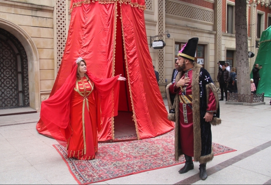Gəncədə Nizami Gəncəvinin 880 illik yubileyinə həsr olunmuş ümumşəhər tədbiri keçirilib