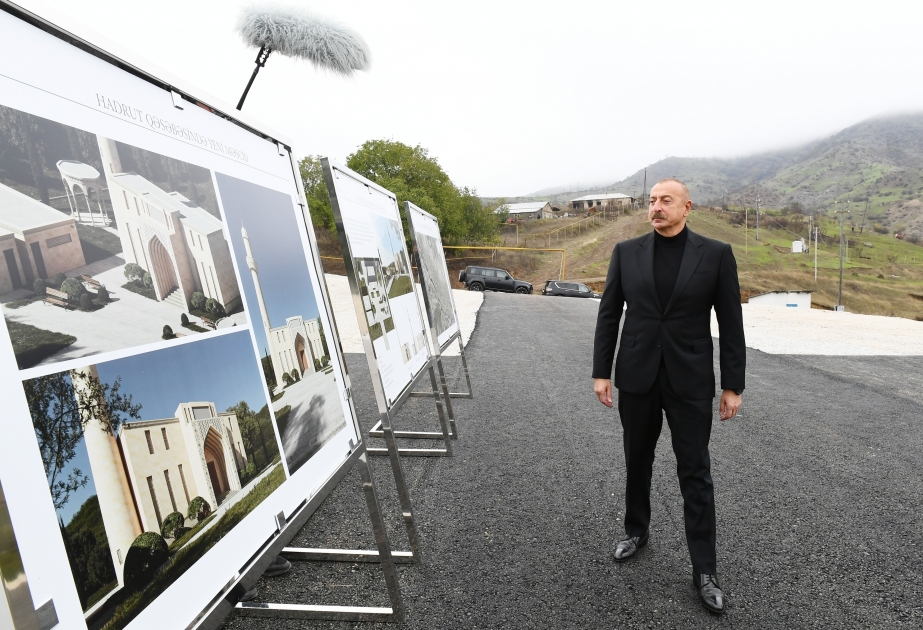 Déplacement du président Ilham Aliyev dans le bourg de Hadrout et le village de Tough La première pierre d’une nouvelle mosquée a été posée dans le bourg de Hadrout VIDEO