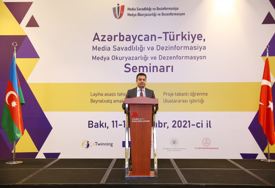 Azərbaycan və Türkiyə müəllimləri üçün “Media savadlılığı və dezinformasiya” mövzusunda seminar keçirilir