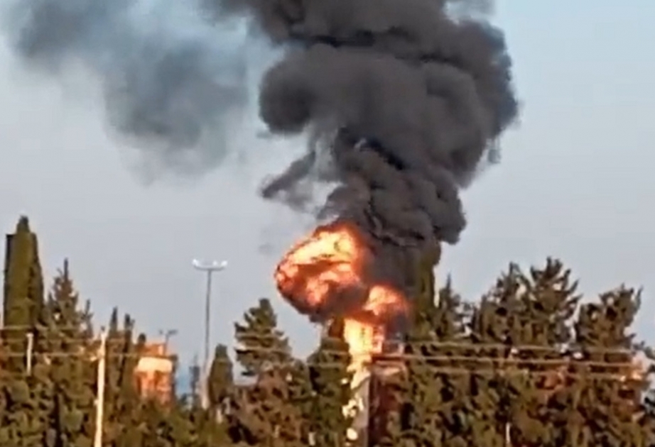 Livanda istilik elektrik stansiyasına yanacaq daşıyan tanker yanıb