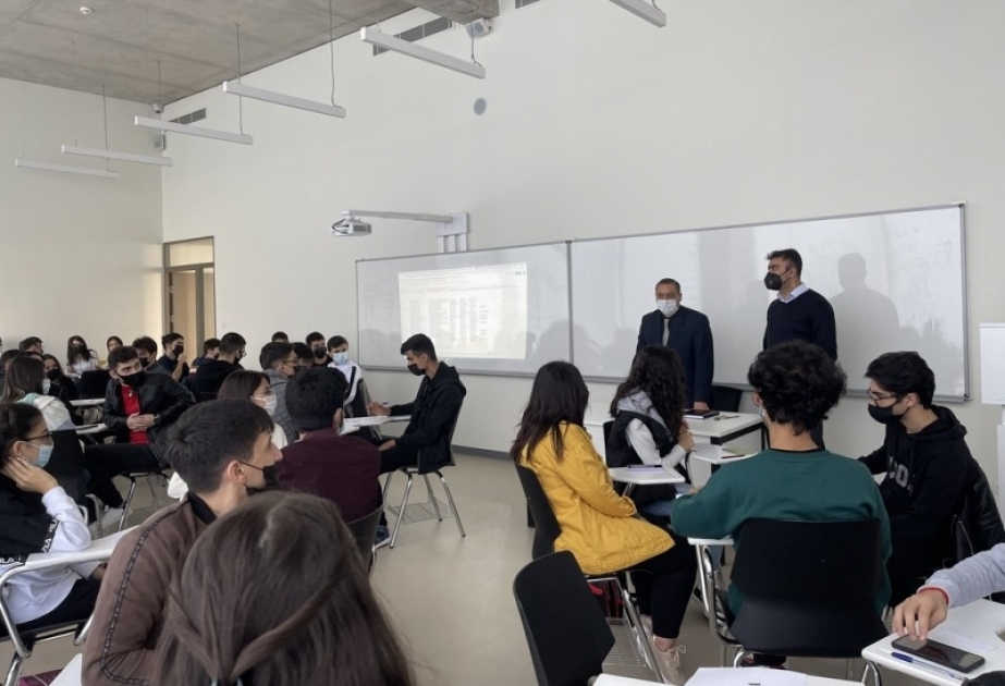 UNEC-də keçirilən intellektual yarışın qalibləri müəyyənləşib