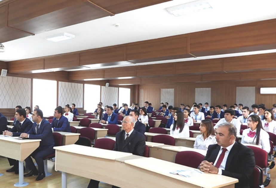 “Naxçıvan” Universitetində “Peşəkar bələdçi” təliminə start verilib