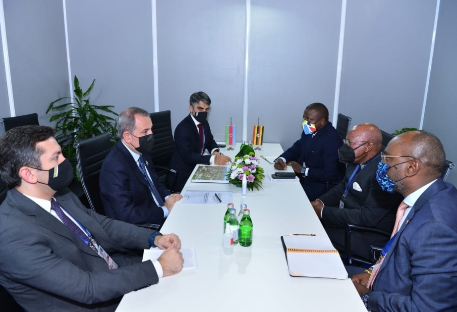 Ministro de Asuntos Exteriores de la República de Azerbaiyán se entrevistó con su par de Uganda