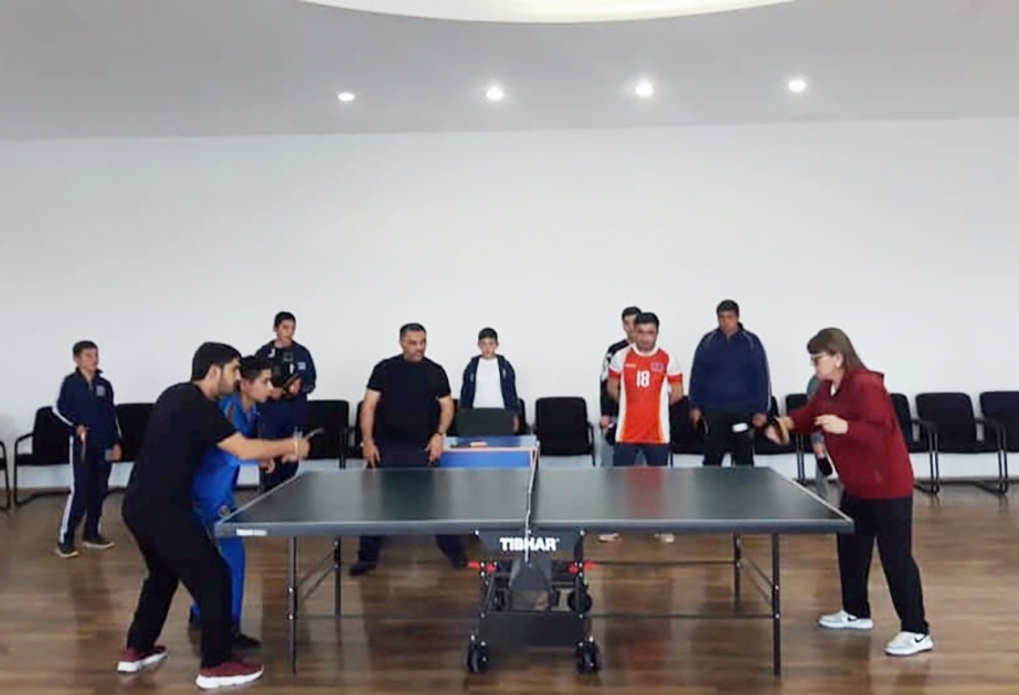 Stolüstü tennis ilə məşğul olan paralimpiyaçılar üçün təlim keçirilib