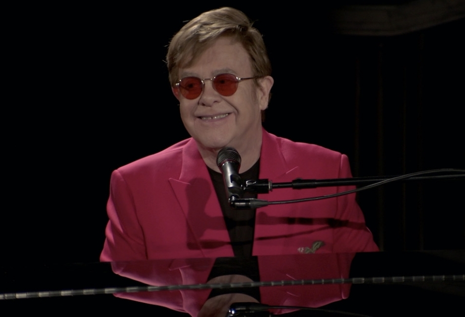 Yarım əsrdən çox İngiltərənin musiqi hit-paradlarında ilk onluqda qərarlaşan yeganə ifaçı - Elton Con