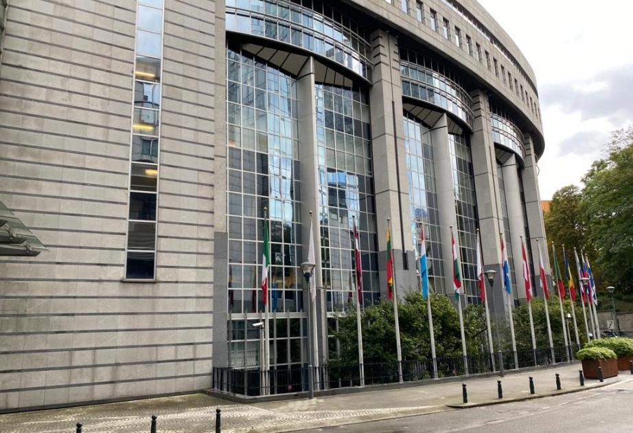 El embajador de Azerbaiyán en Francia se reunió con miembros de grupos políticos del Parlamento Europeo