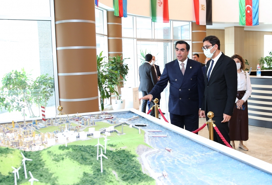 Azerbaijan’s Minister of Youth and Sports visits Baku Higher Oil School