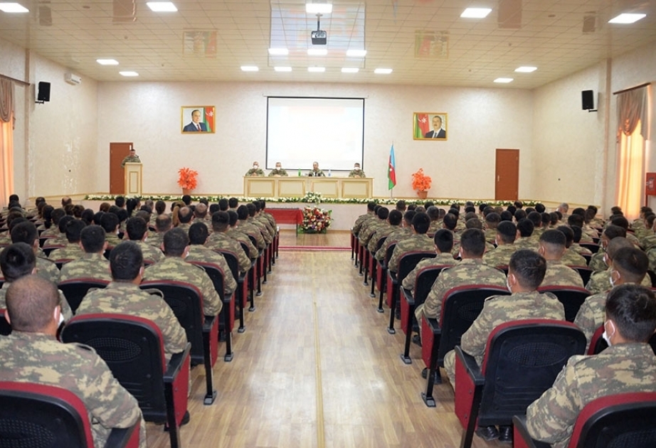 El ministro de Defensa galardona a las tropas que participan en la misión en Afganistán