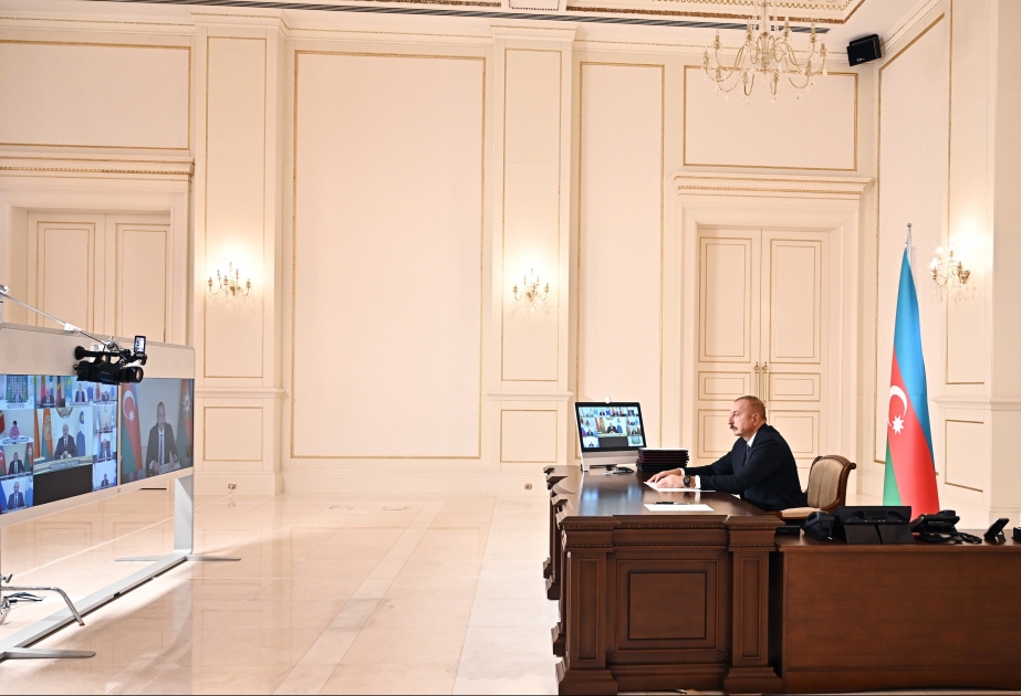 El Presidente Ilham Aliyev asiste a la reunión del Consejo de Jefes de Estado de la CEI celebrada por videoconferencia
