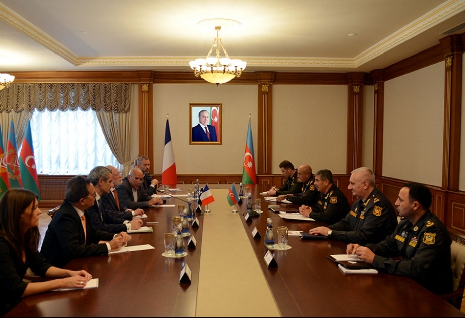 Azərbaycanın müdafiə naziri Fransa nümayəndə heyəti ilə görüşüb