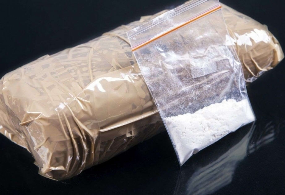 Paytaxt sakinindən bir kiloqramdan çox heroin aşkarlanaraq götürülüb