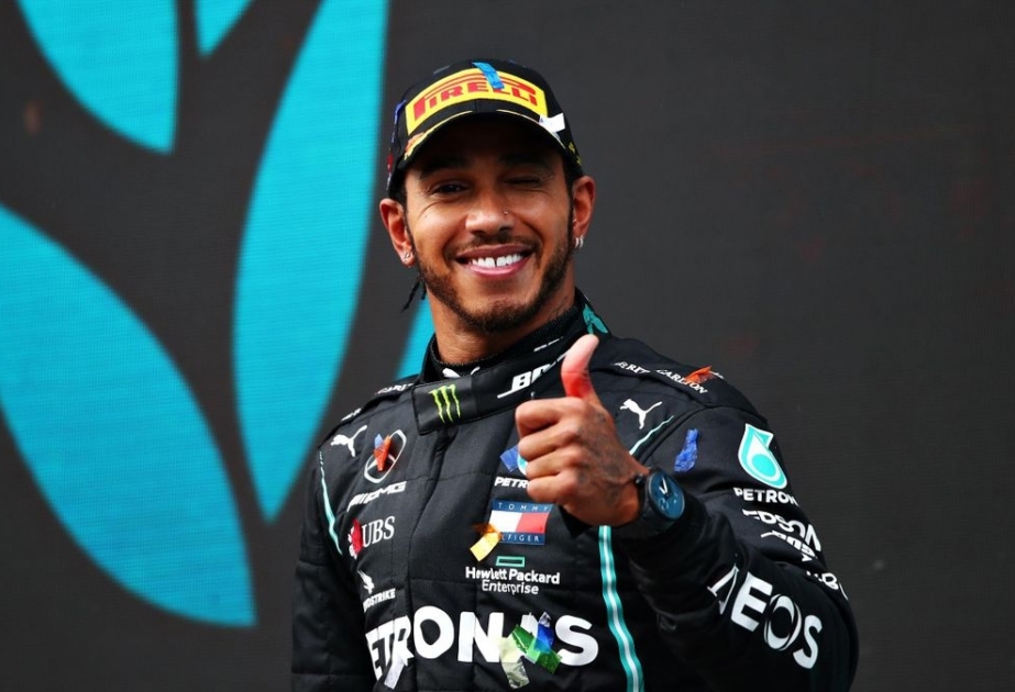 Formula 1 üzrə yeddiqat dünya çempionu Luis Hamilton 105 yaşlı pərəstişkarı ilə görüşüb