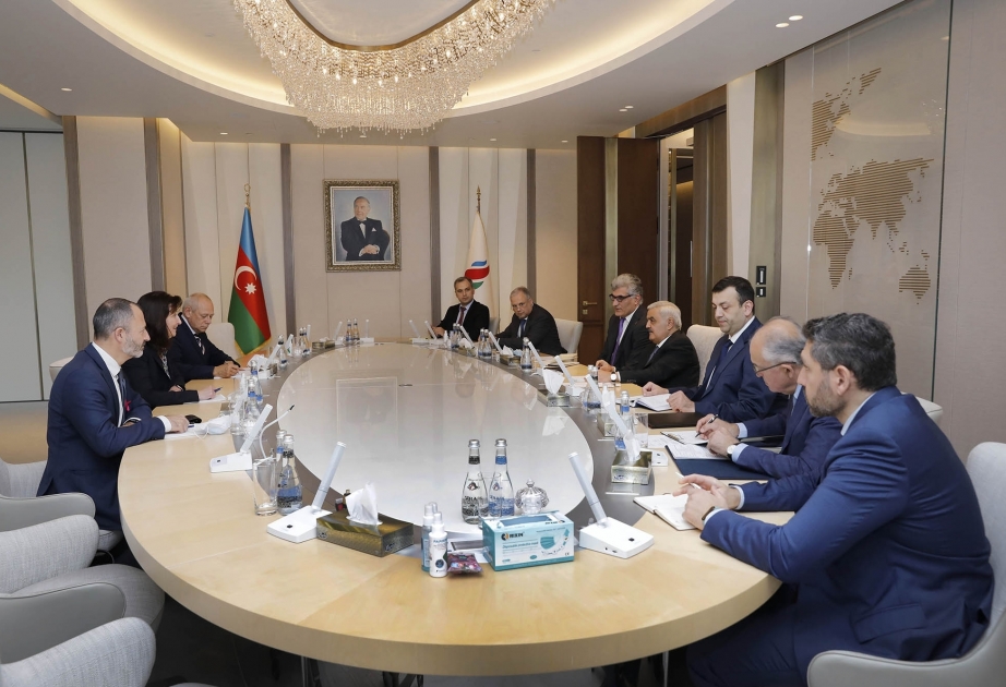 Se aborda la posibilidad de la cooperación más estrecha entre “SOCAR” y “TOTAL” en el sector de petróleo y gas