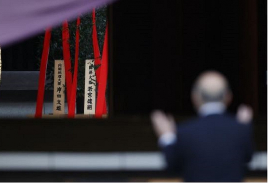 Yaponiyanın Baş naziri Yasukuni məbədinə ianə göndərib