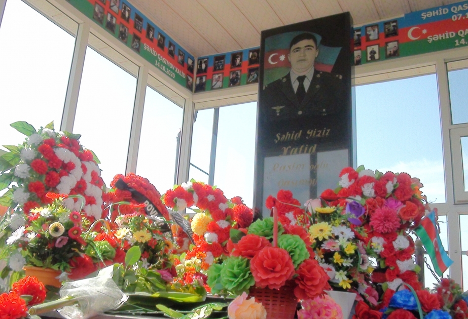 Yaralı yoldaşını döyüş meydanından çıxararkən şəhidliyə ucalan snayperçi VİDEO