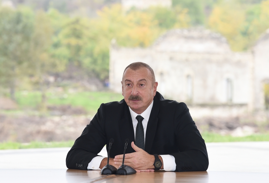 Mandatario azerbaiyano: “Después de que Fuzuli quedara bajo nuestro control, se abrieron más oportunidades para una ofensiva sobre Shusha”