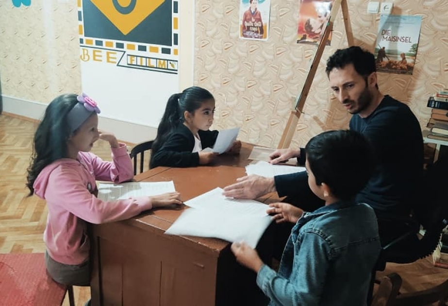 Qardabani rayonunda fəaliyyət göstərən “Beez Uşaq Teatrı” yeni tamaşa hazırlayır