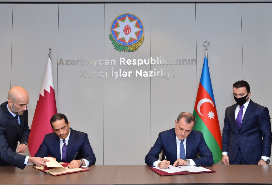 Aserbaidschan und Katar unterzeichnen Abkommen zur Abschaffung der Visapflicht