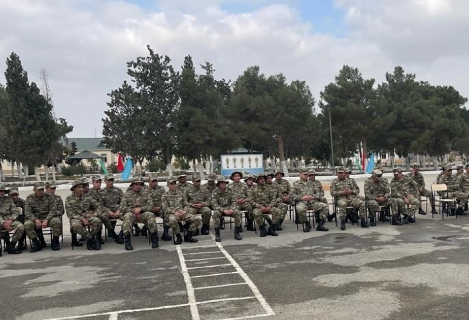 Müstəqilliyin Bərpası Günü münasibətilə əsgər və zabitlərlə görüş keçirilib