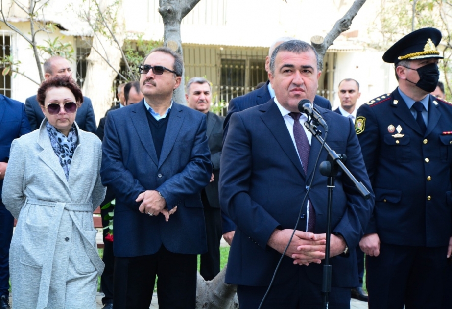 Xətai rayonunda Vətən müharibəsi şəhidi Salayev Elşənin adını daşıyan parkın və xatirə lövhəsinin açılışı olub