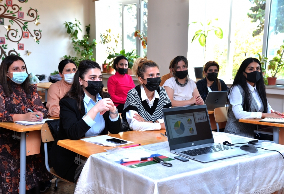Ümumi təhsil müəssisələrinin direktor müavinləri üçün təlimlər keçirilir