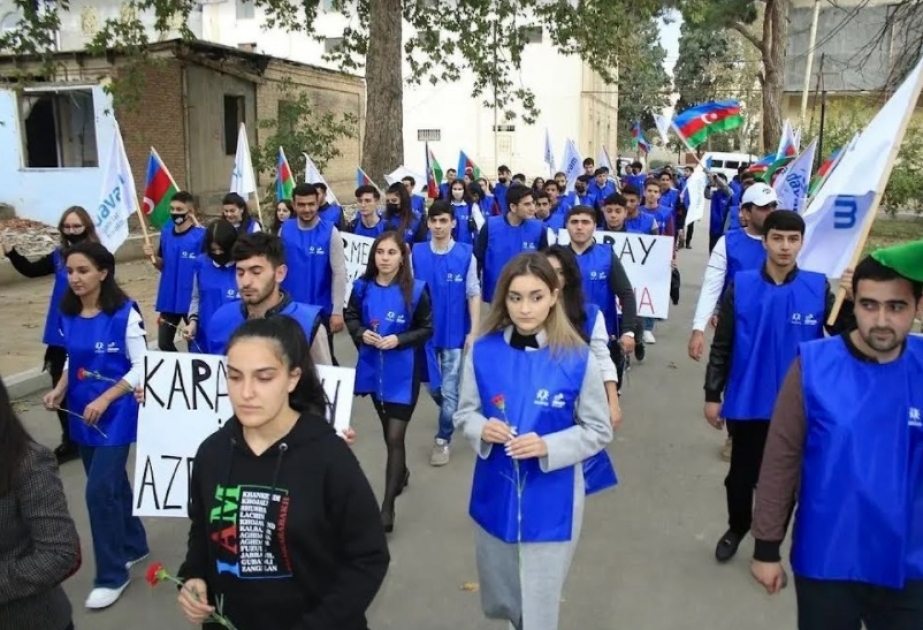 “Davam” Gənclər Hərəkatının nümayəndələri Gəncə terrorunun qurbanlarının xatirəsini yad ediblər