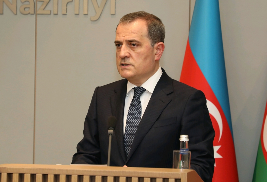 Außenminister Bayramov: Armenien muss Verpflichtungen aus trilateraler Erklärung nachkommen, um Beziehungen zu Aserbaidschan zu normalisieren