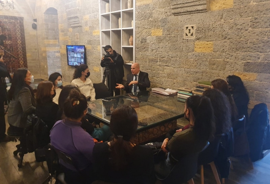 Xalq rəssamı Kamil Əliyevin anadan olmasının 100 illiyi “Azərxalça”da qeyd olunub