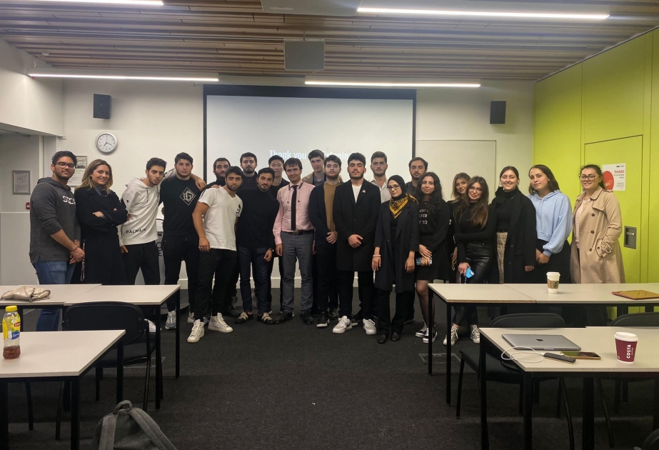 Londonda xarici tələbələr İkinci Qarabağ müharibəsi barədə məlumatlandırılıb
